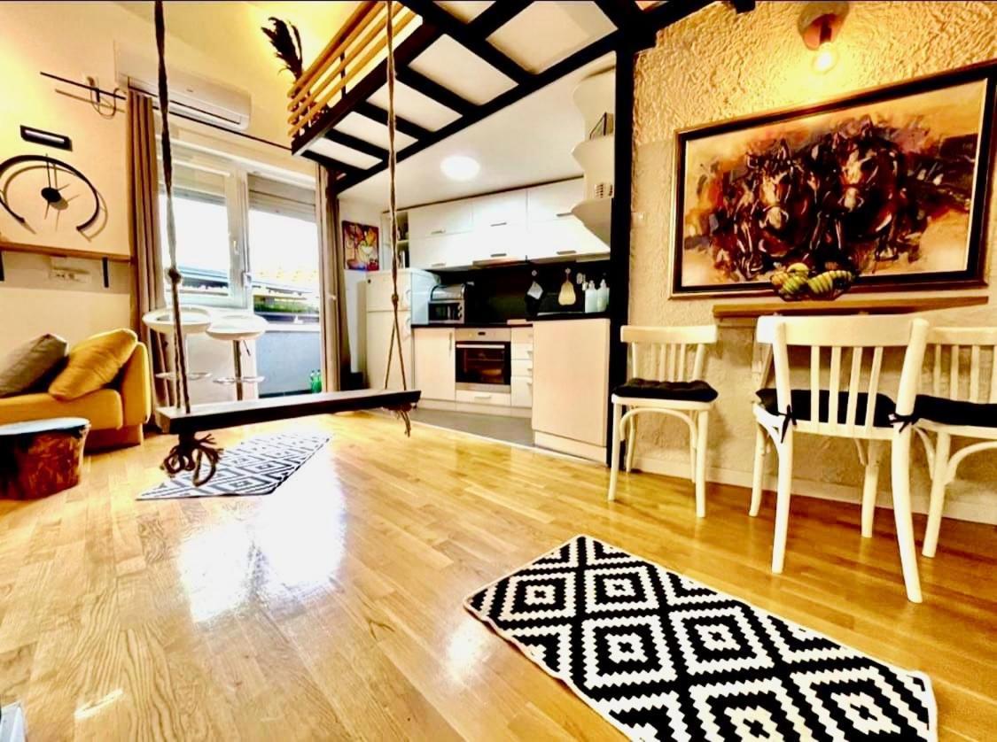Lifestyle Gallery Apartment スコピエ エクステリア 写真